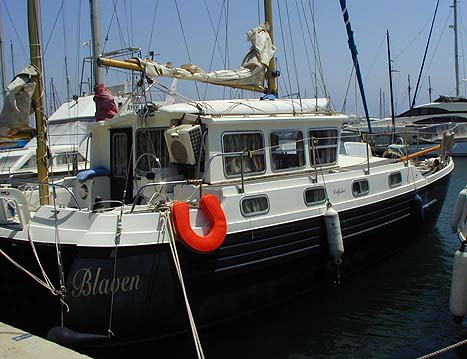 This is no lonmger the colour of this Fishercat catamaran, but shows how well she sits in the water.